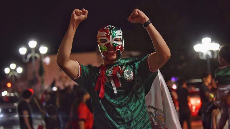 Afición duranguense celebra el triunfo de la Selección Mexicana en el Mundial